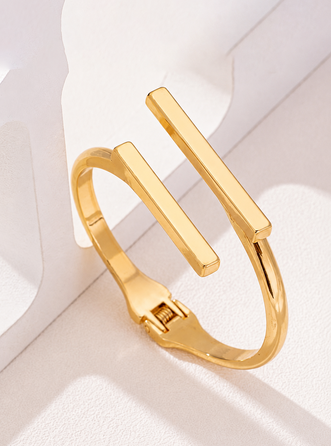 GEOMETRIC LINE BRACELET - GOLD