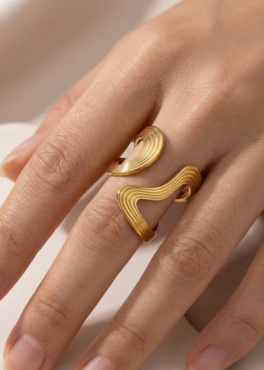 ABSTRACT RING - GOLD