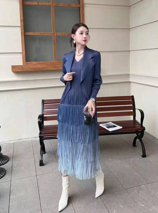 Robe bleue à franges avec veste