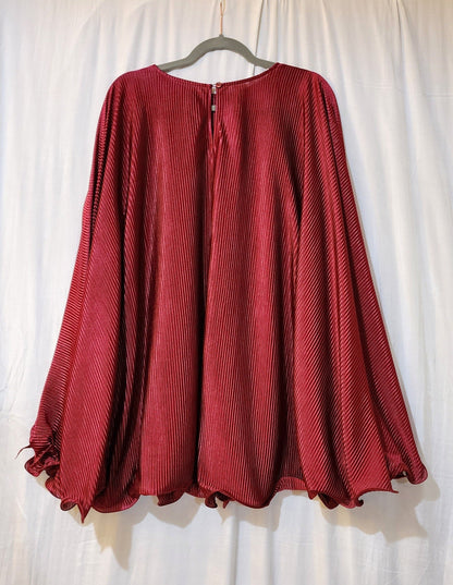 Robe courte plissée bordeaux