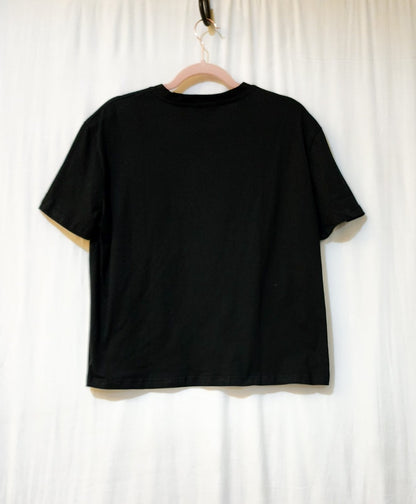 Black cotton tee with print